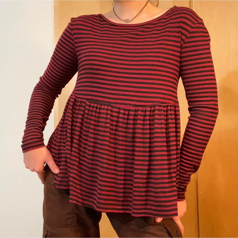 Urban-outfitters Women's Red and Black Shirt